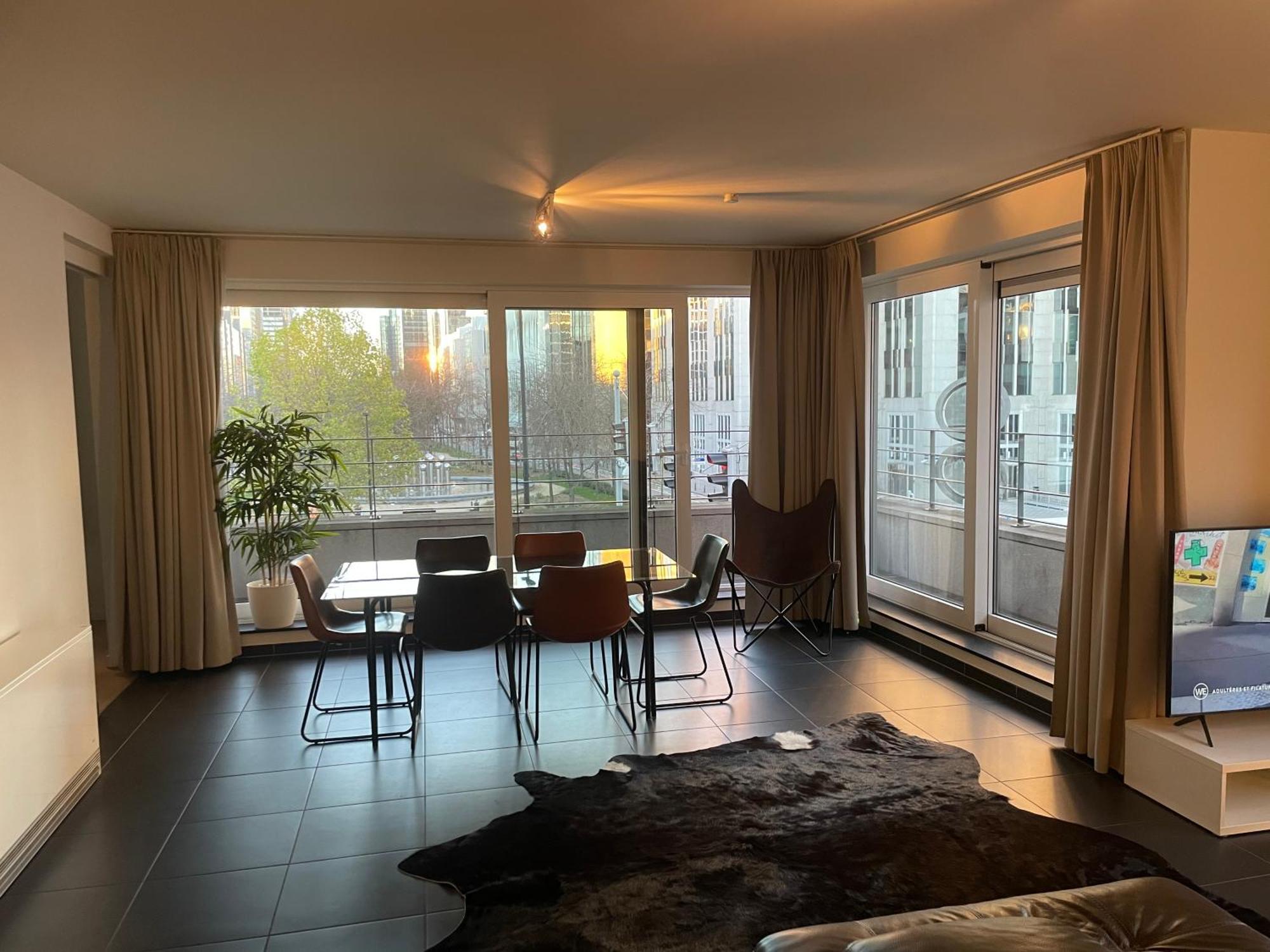 Apartment In Heart Of Brussel City With Balcony View — Photos 1
